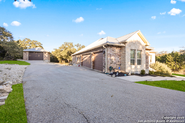 Image 8 of 63 For 1015 Broken Spoke