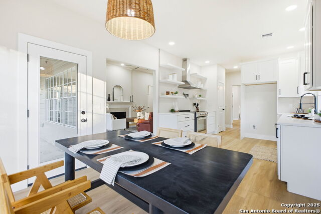 Image 18 of 35 For 13319 Overglen