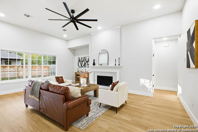 Image 22 of 35 For 13319 Overglen