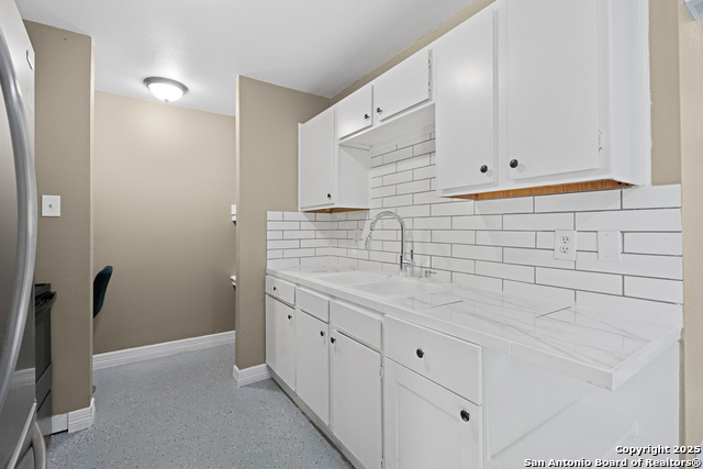 Image 14 of 25 For 5728 Harefield