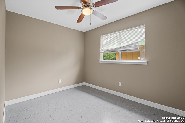 Image 21 of 25 For 5728 Harefield