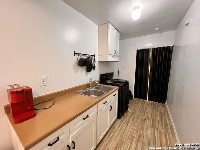 Image 2 of 11 For 444 Taft Blvd  B