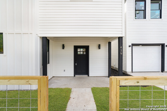 Image 5 of 50 For 419 N Mesquite St