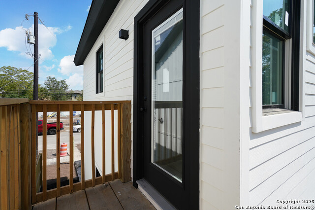 Image 3 of 21 For 419 N Mesquite St  2