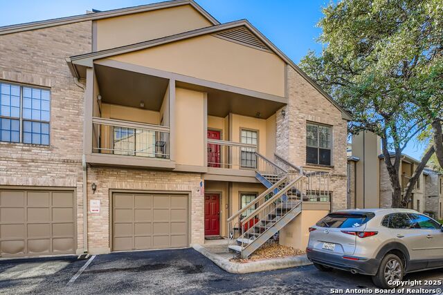 Image 2 of 21 For 11839 Parliament  2013