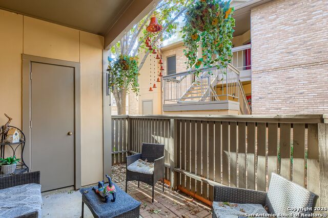 Image 20 of 21 For 11839 Parliament  2013