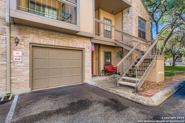 Image 4 of 21 For 11839 Parliament  2013