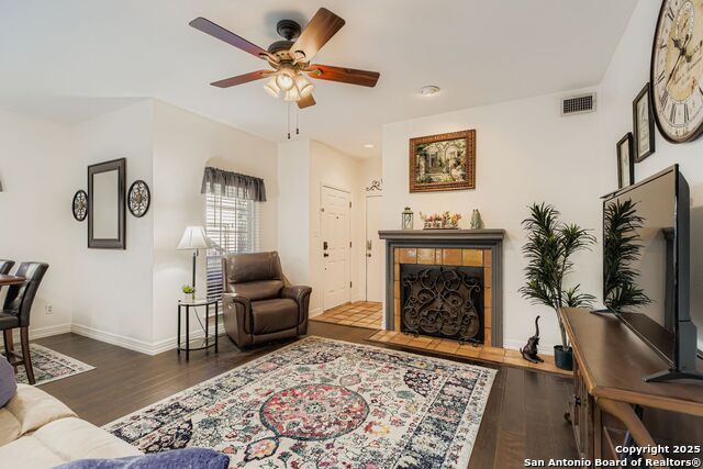 Image 9 of 21 For 11839 Parliament  2013