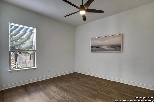 Image 28 of 51 For 982 Belle Oaks