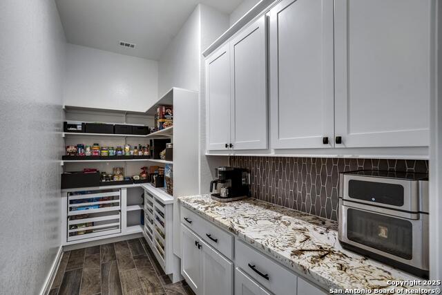 Image 30 of 51 For 982 Belle Oaks