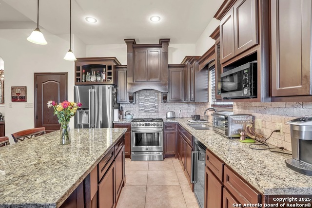 Image 14 of 34 For 317 Altozano Dr