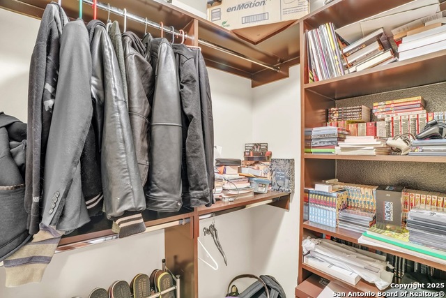 Image 28 of 34 For 317 Altozano Dr