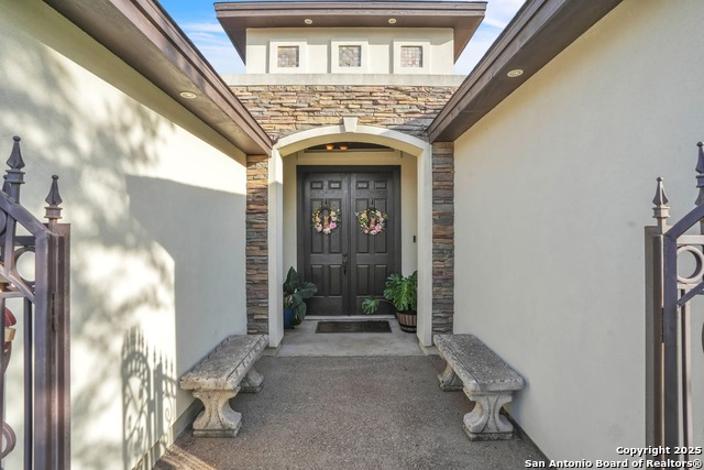 Image 4 of 34 For 317 Altozano Dr