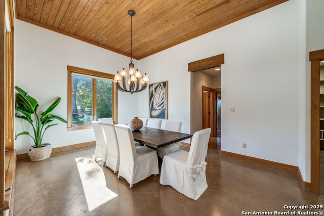 Image 13 of 39 For 701 Riverbend Blvd.