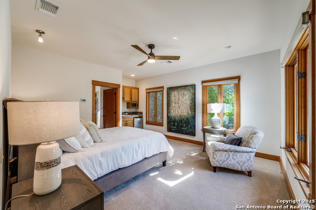 Image 23 of 39 For 701 Riverbend Blvd.