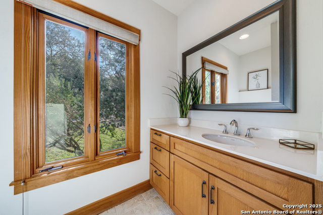 Image 24 of 39 For 701 Riverbend Blvd.