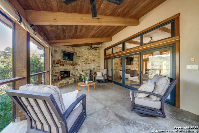 Image 26 of 39 For 701 Riverbend Blvd.