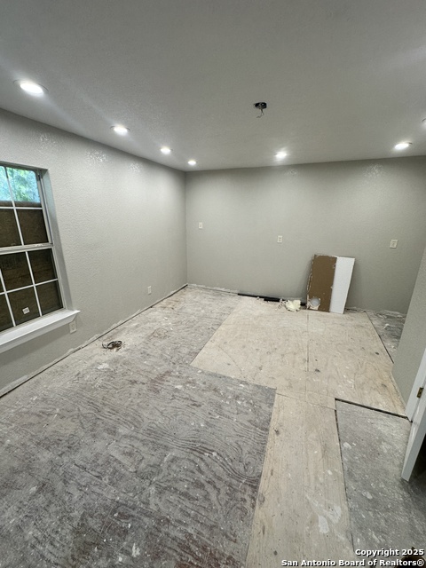 Image 7 of 22 For 1222 Hillcrest