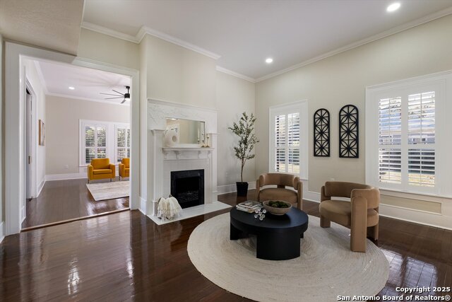 Image 12 of 47 For 617 Guenther E