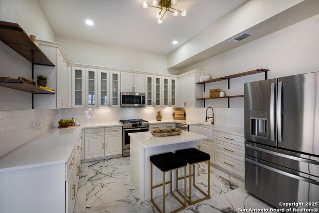 Image 15 of 47 For 617 Guenther E