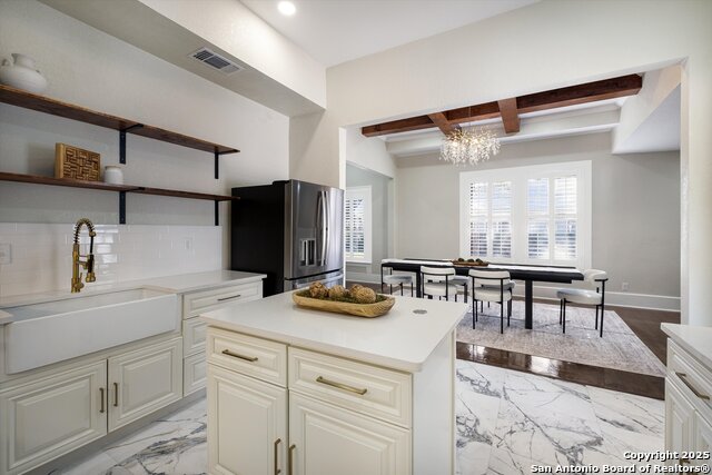 Image 17 of 47 For 617 Guenther E