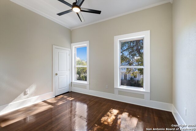 Image 25 of 47 For 617 Guenther E