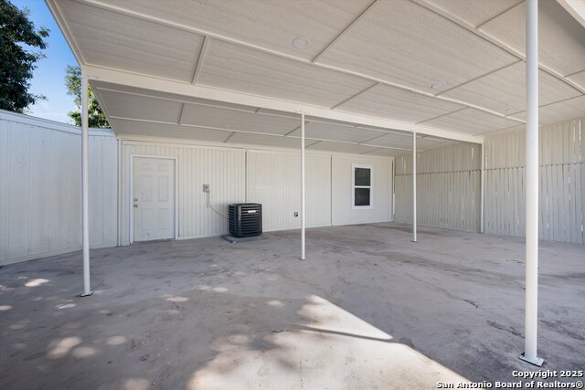 Image 28 of 47 For 617 Guenther E