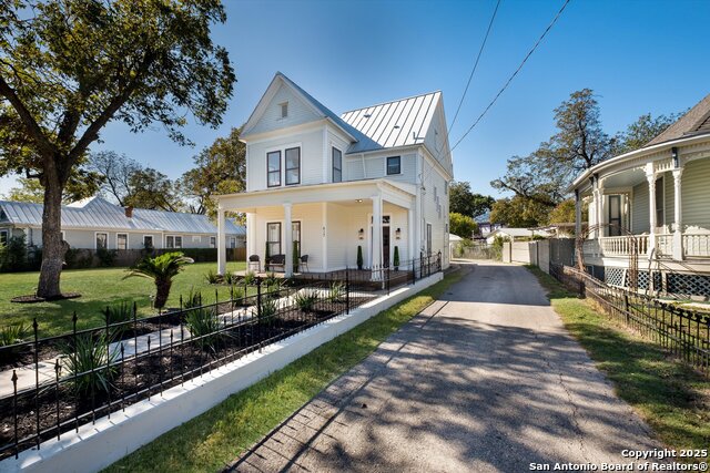 Image 3 of 47 For 617 Guenther E