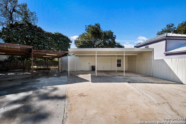 Image 36 of 47 For 617 Guenther E