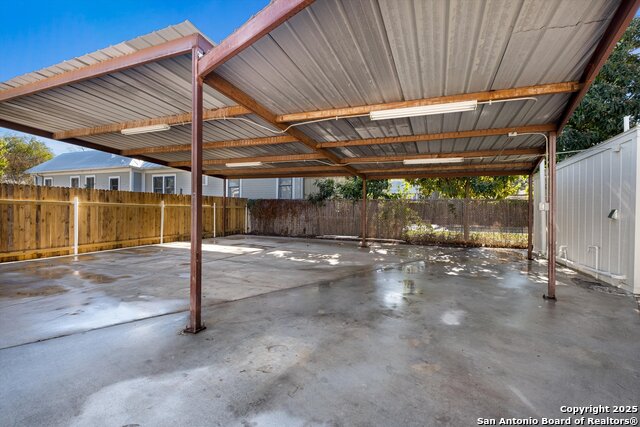 Image 38 of 47 For 617 Guenther E