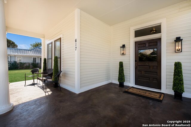 Image 5 of 47 For 617 Guenther E