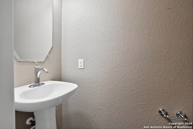 Image 23 of 25 For 5424 Storm King