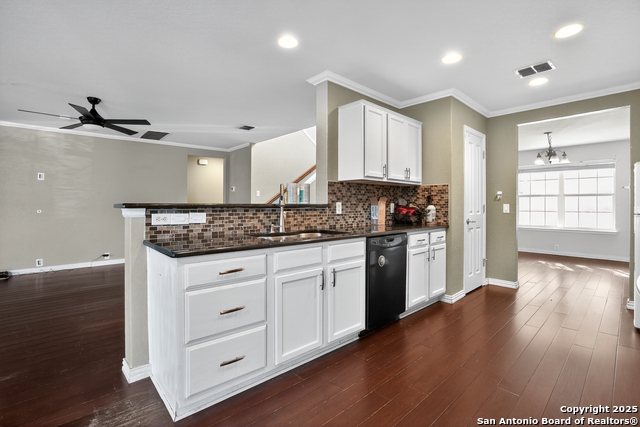 Image 4 of 25 For 5424 Storm King