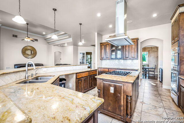 Image 7 of 43 For 22210 Via Posada