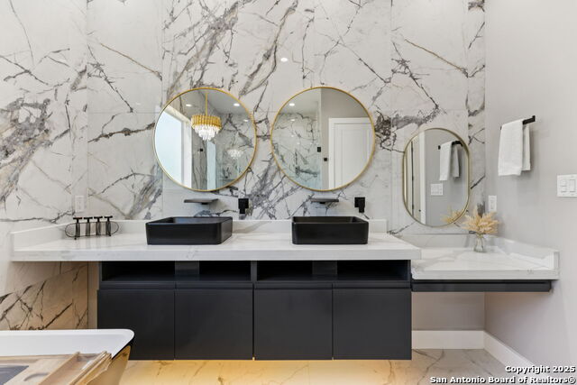 Image 33 of 50 For 147 Las Palomas