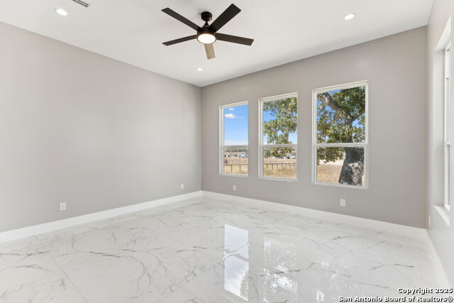 Image 38 of 50 For 147 Las Palomas