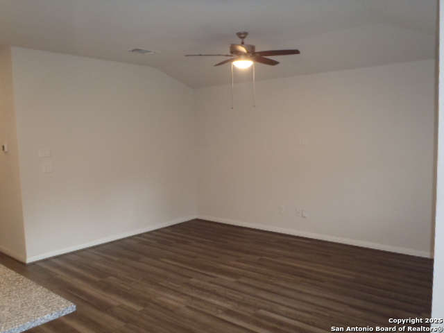 Image 11 of 27 For 1250 Lennea Garden