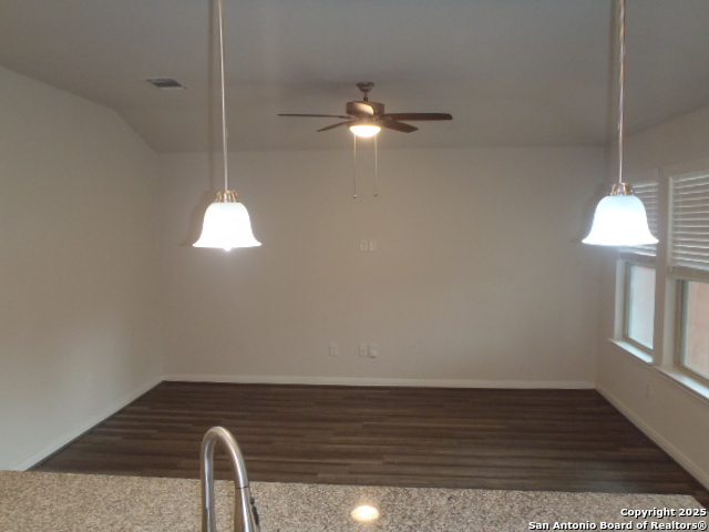 Image 12 of 27 For 1250 Lennea Garden