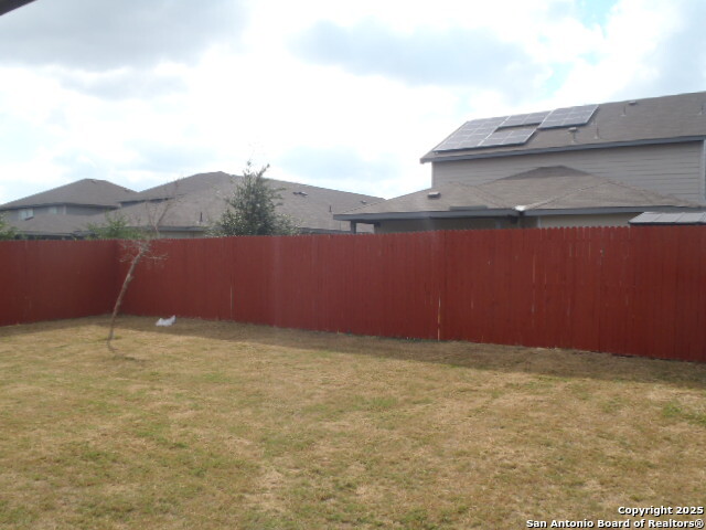 Image 7 of 27 For 1250 Lennea Garden