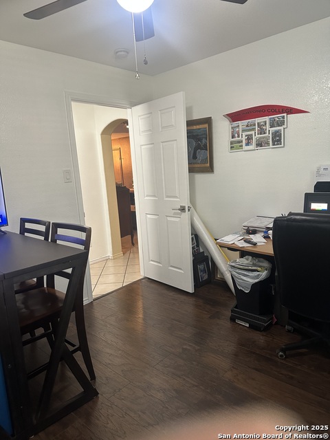 Image 9 of 11 For 530 Belcross