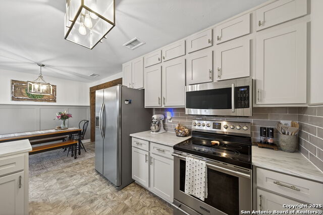 Image 10 of 26 For 764 Garden Meadow