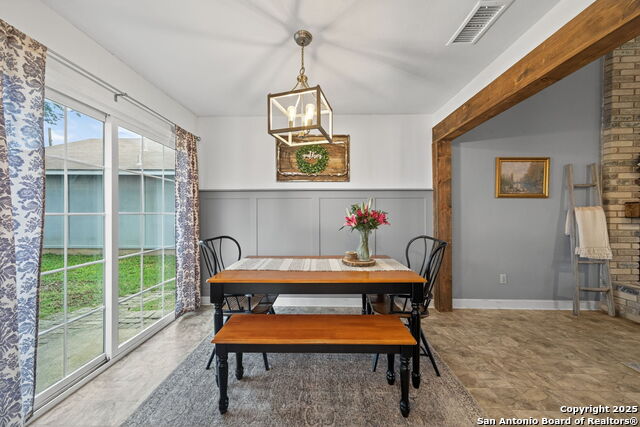 Image 11 of 26 For 764 Garden Meadow