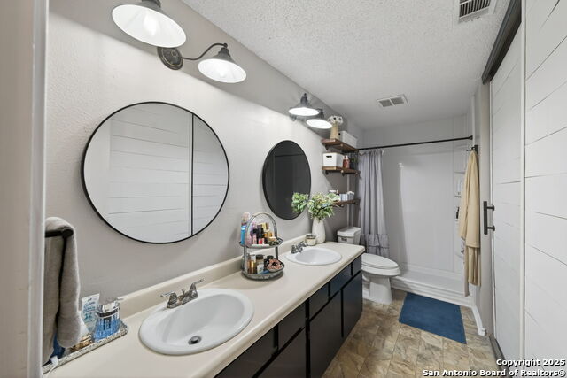 Image 15 of 26 For 764 Garden Meadow