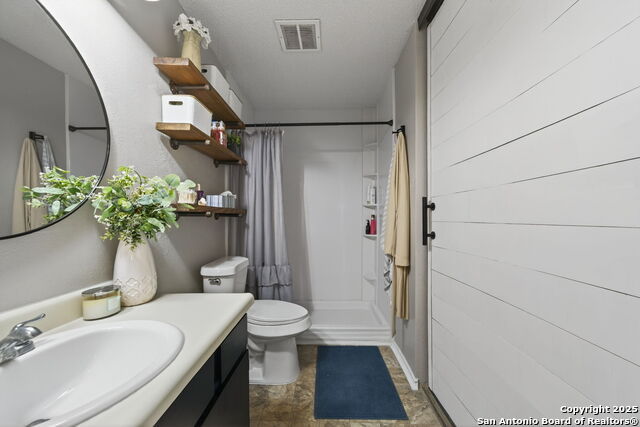 Image 16 of 26 For 764 Garden Meadow