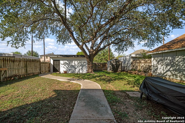 Image 23 of 26 For 764 Garden Meadow