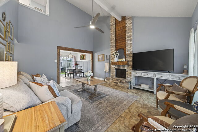 Image 4 of 26 For 764 Garden Meadow