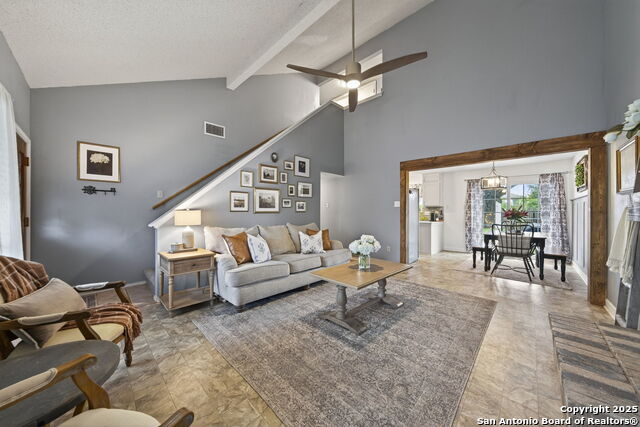 Image 5 of 26 For 764 Garden Meadow