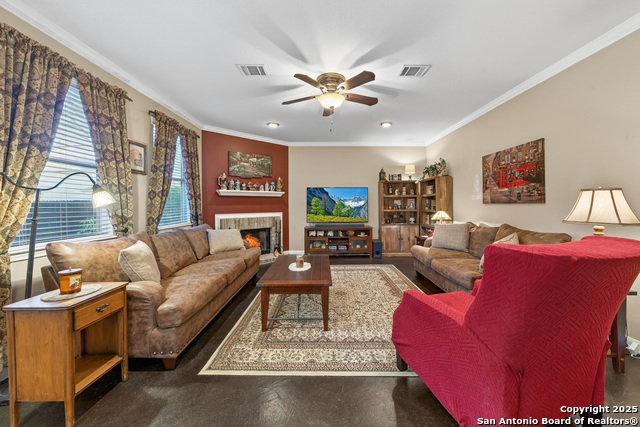 Image 5 of 24 For 2052 Heaton Hall