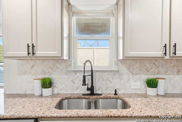 Image 13 of 35 For 184 Jolie Circle