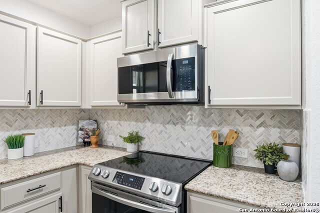 Image 14 of 35 For 184 Jolie Circle